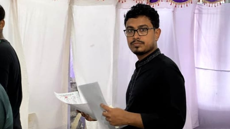 কেন্দ্রের ১০০ মিটারের মধ্যে ছাত্রদল ডেস্ক বসিয়েছে সাদিক কায়েমের অভিযোগ